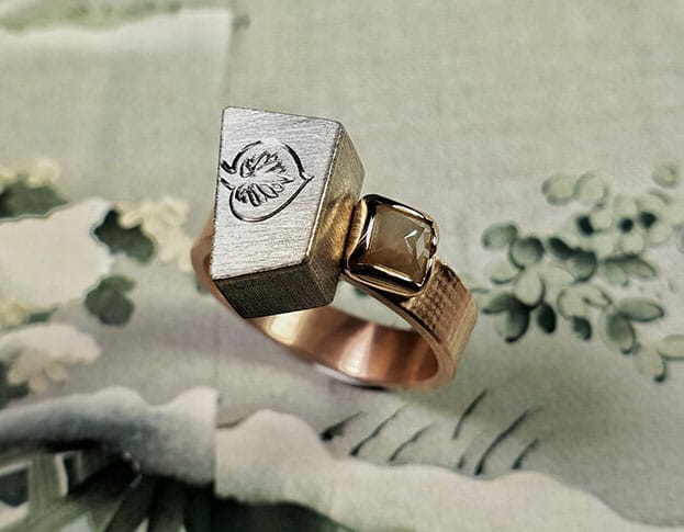 Rose gold ring with white gold box and hand engraving. With a natural diamond. Statement ring. Oogst goldsmith Amsterdam