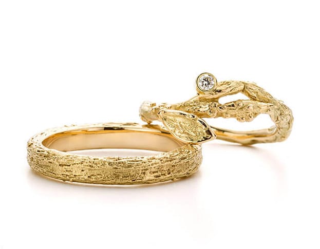 Botanical Wedding rings Orchard. Yellow gold twig with diamond ring. Yellow gold wedding band. Oogst goldsmith Amsterdam.