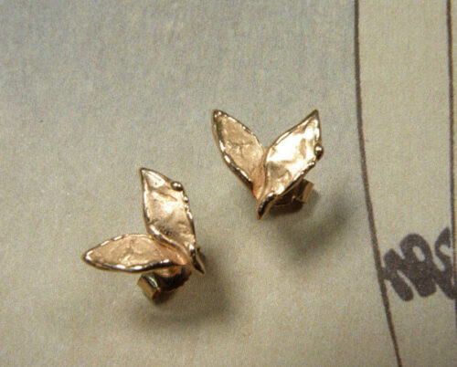 Rose gold 'Leaves' ear studs. Oogst goldsmith Amsterdam jewellery design & creation