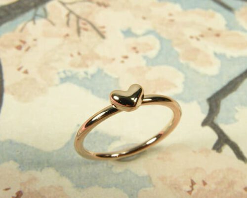 Roodgouden hartjes ring. Oogst Amsterdam. Kinderring. Rose gold ring Heart. For a little girl. By Oogst Amsterdam.