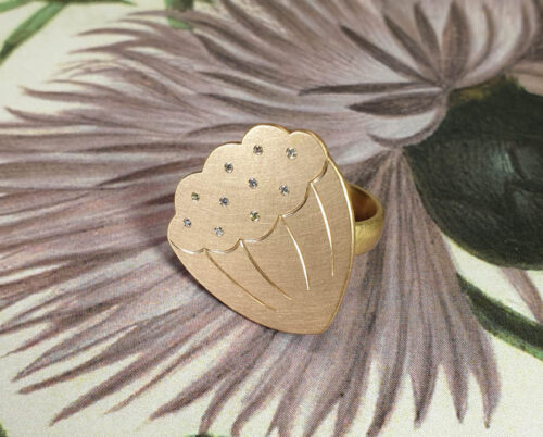 Rosé gold 'Lotus' ring with diamonds. From our Japonais collection. Amsterdam goldsmith Oogst. Blog about Kamon.