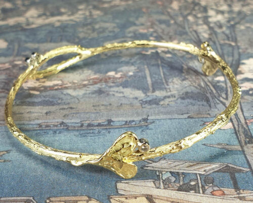 Armband 'Boomgaard' van eigen oud goud en diamanten gemaakt. Bijzondere rinkelband. Bracelet made from heirloom gold and diamonds. Uit het Oogst atelier Amsterdam.