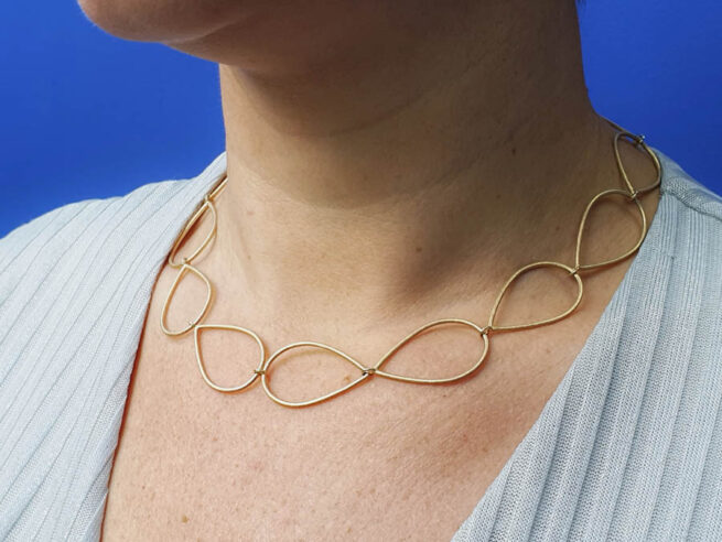 Yellow gold ' Drops' necklace. Statement jewel. Oogst goldsmith Amsterdam. Independent jewellery designer.