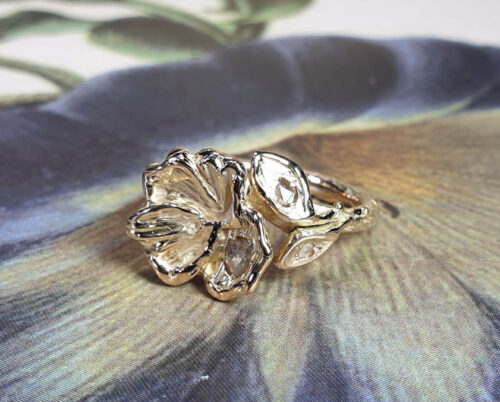 Ring Japonais bloesem roségoud met eigen diamant. Rose gold ring Japonais with a blossom and heirloom diamonds. Oogst goudsmid Amsterdam