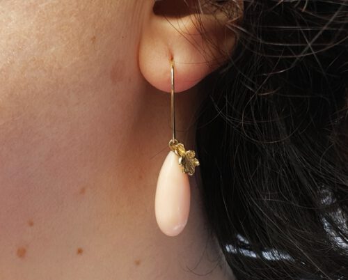 Yellow gold earrings  Soft Pink Coral drops and Oak leaf. Oogst goldsmith Amsterdam. Independent jewellery designer.