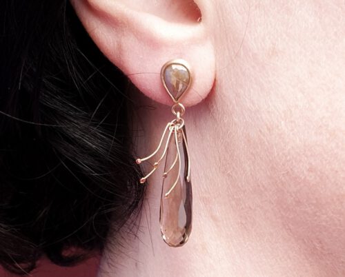 Rose gold earrings 'Botanical garden' with natural diamond and smokey quartz. Design by Oogst Amsterdam