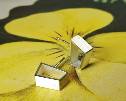 Silver stud earrings 'Torii' Oogst goldsmith Amsterdam. Independent jewellery designer.