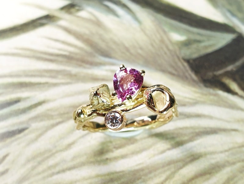 Alivia diamond sapphire entourage ring 14k gold – Studio Kroewe