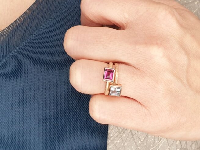 Rose gold ring 'Square' with aquamarine. Rose gold ring with rhodolite. Stack gemstone  rings. Oogst goldsmith Amsterdam.