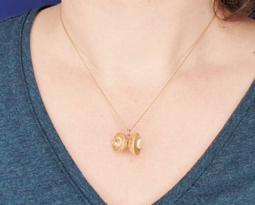 Rose gold 'Oak' pendant. Playful acorns. Oogst goldsmith Amsterdam