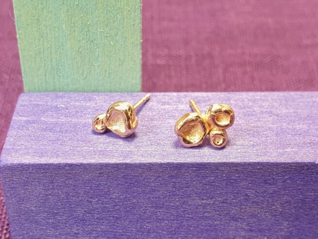 Rose gold ‘Peaches’ ear studs. Standout design by Oogst jewellery in Amsterdam