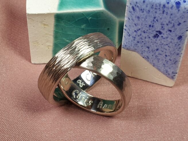 Textured Wedding rings 'Rhythm'. Hammered rings. Jewellery design by Oogst in Amsterdam