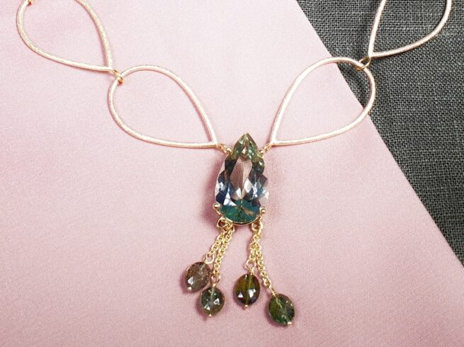 Golden 'Drops' necklace with an elegant pear shaped Prasiolite, unique piece from the handmade Oogst collection.