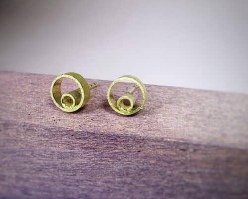 Yellow gold Circles ear studs from the Oogst goldsmith studio