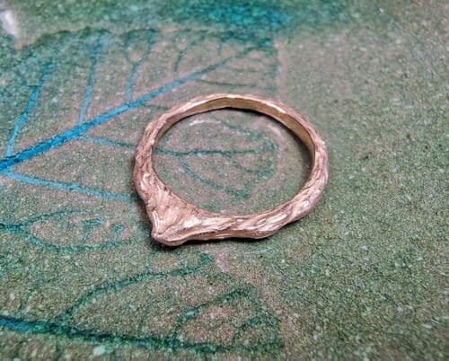 Rose gold Mountain ring. These golden 'Mountain' rings have an interesting contour, a sturdy texture and yet a refined size. In rose, yellow, white and rosé gold. Design by Oogst jewellery in Amsterdam