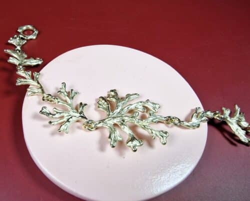 golden bracelet seaweed, jewellery designer Oogst goldsmith Amsterdam