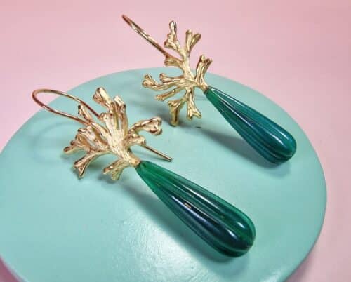 Rosé golden earrings 'Seaweed' with green agate, jewellery design by Oogst Goldsmith Amsterdam