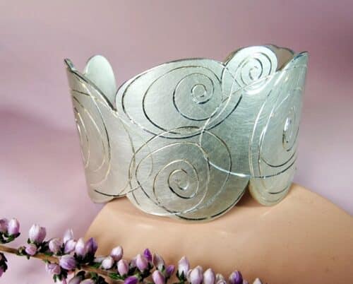 Silver cuff bracelet Mackintosh Roses, design from Oogst goldsmith