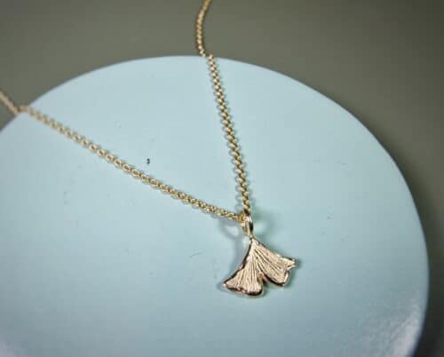 Yellow gold pendant from the Ginkgo series. Design by Oogst Jewellery in Amsterdam