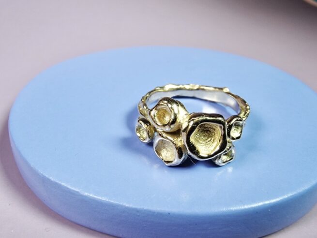 Rosé gold ring Peaches. Standout design by Oogst Jewellery in Amsterdam