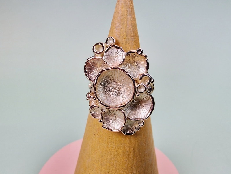 Rosé gold 'Fungus' statement ring with playful fungus, cute peaches and refined berries growing on a twist textured ring. One-of-a-kind Oogst design.